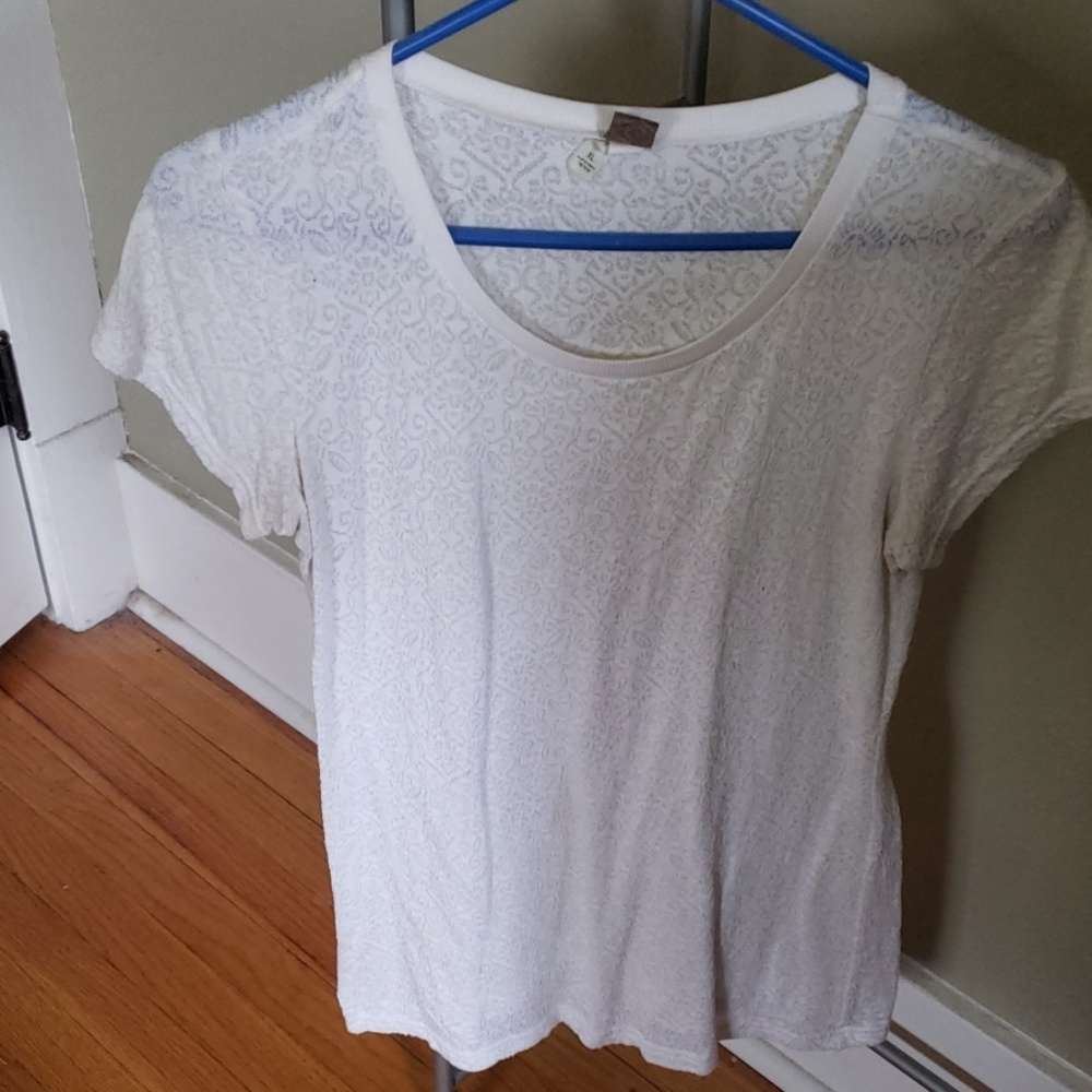 White BKE floral burnout shirt